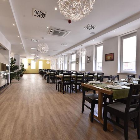 Hotel Dompes Мостар Экстерьер фото