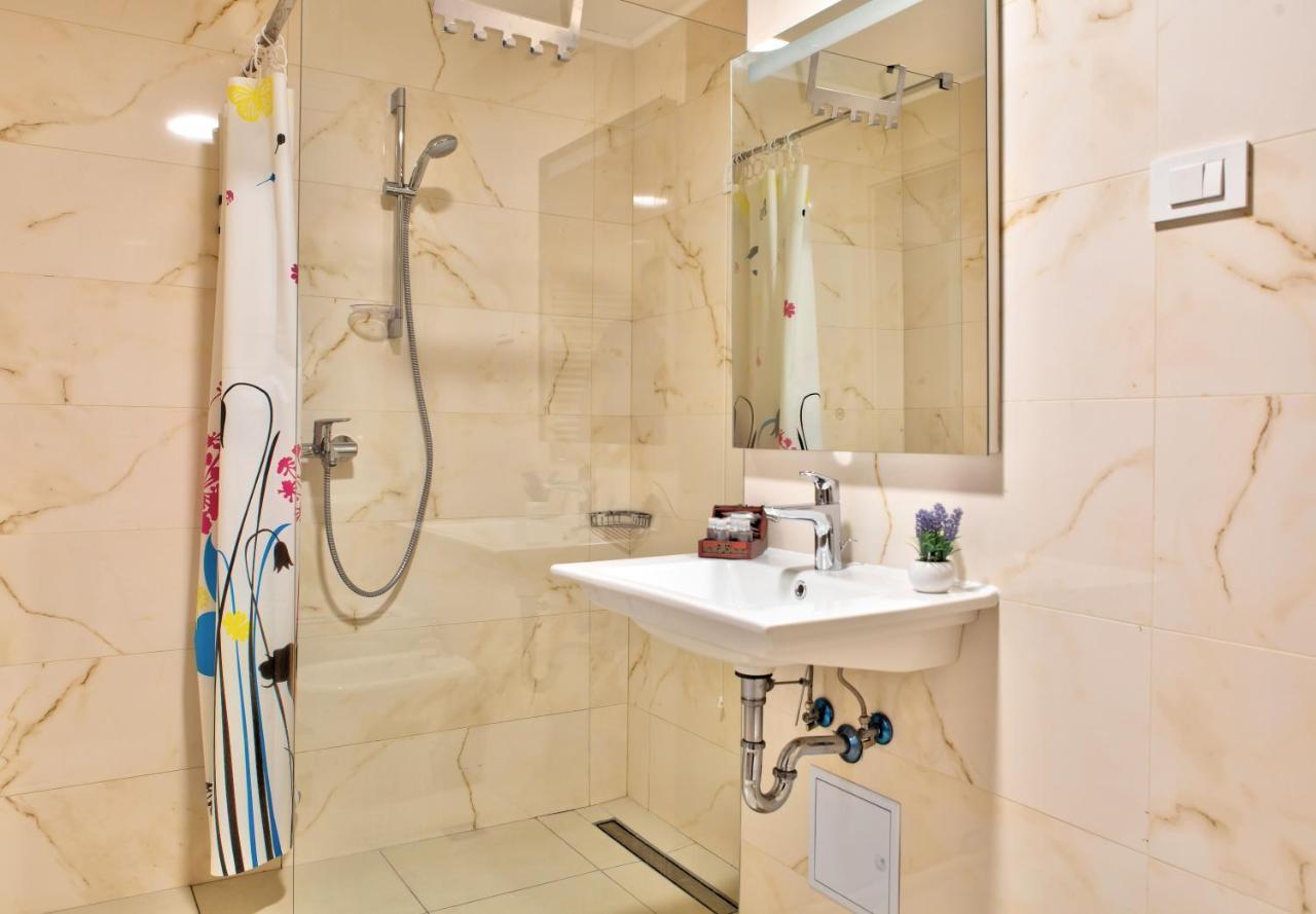 Hotel Dompes Мостар Экстерьер фото
