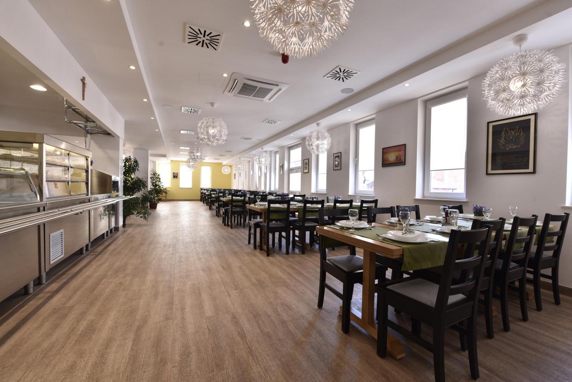 Hotel Dompes Мостар Экстерьер фото