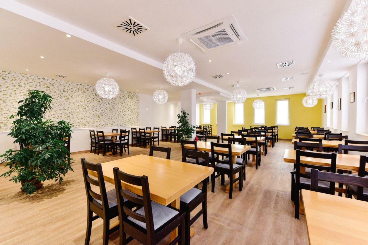Hotel Dompes Мостар Экстерьер фото